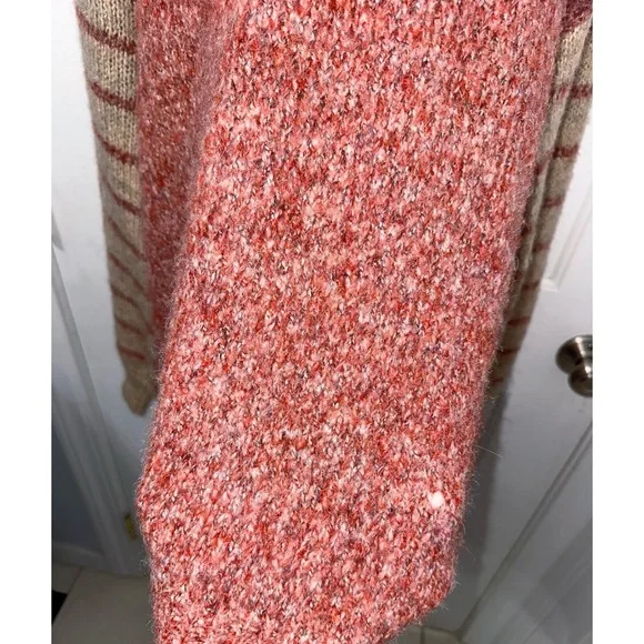 POL Color Block Sweater feat. a red speckled knit bodice, striped long sleeves - Picture 2 of 7